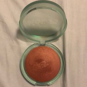 Kosas Bronzer in Medium Golden Bronze